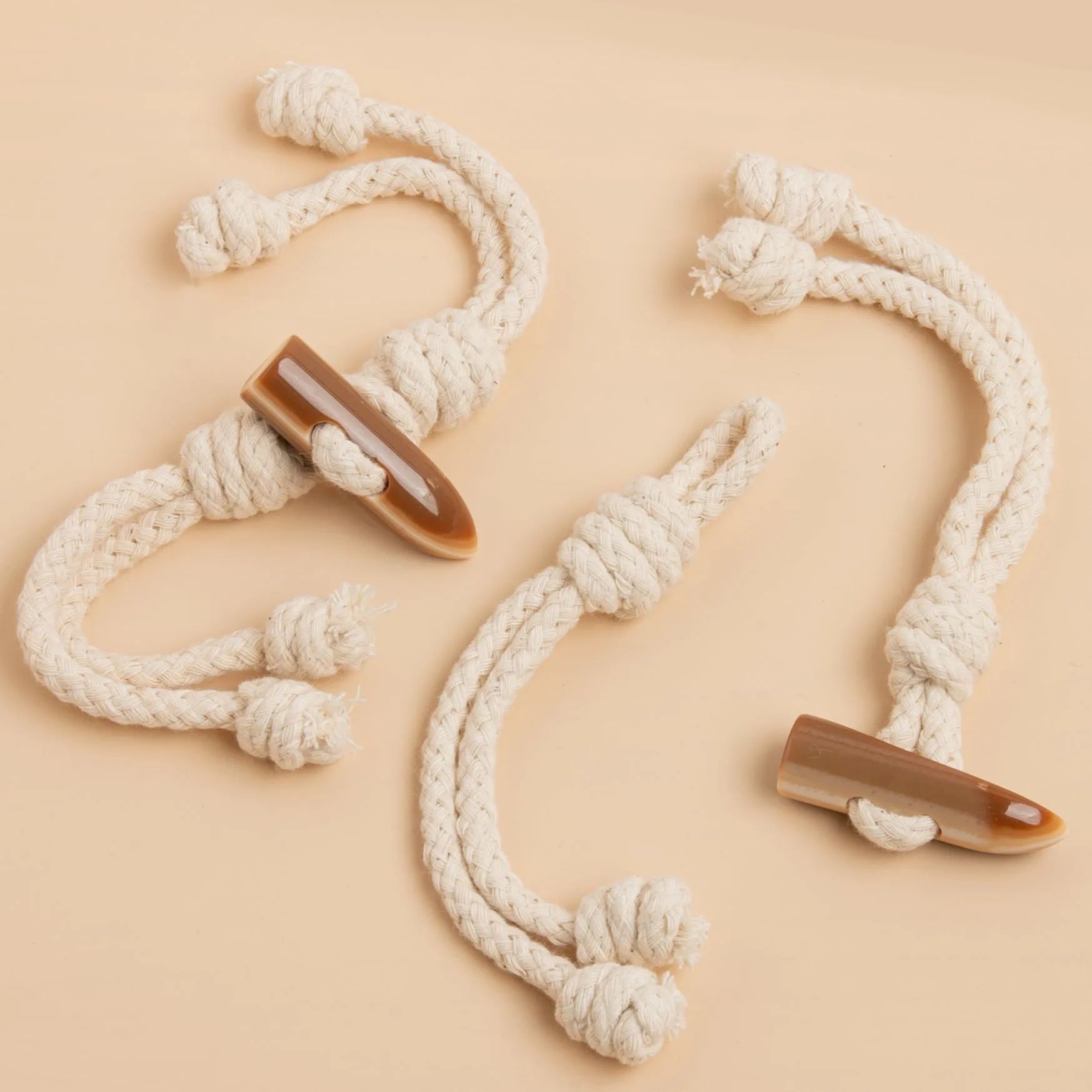 22cm Resin Buffalo Horn Beige Cotton Hemp Rope Tassel Buckles for Coats 6pcs