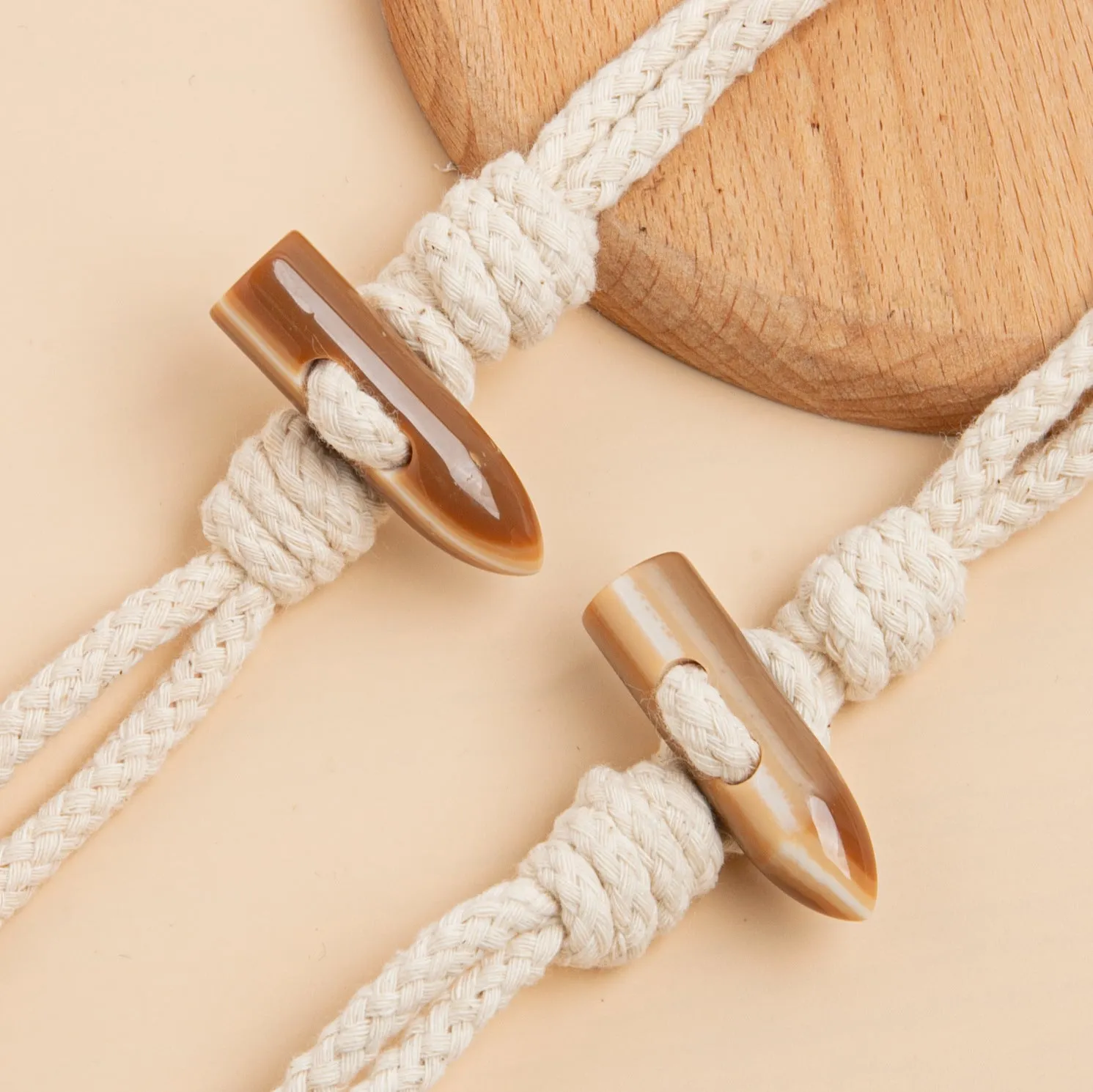 22cm Resin Buffalo Horn Beige Cotton Hemp Rope Tassel Buckles for Coats 6pcs