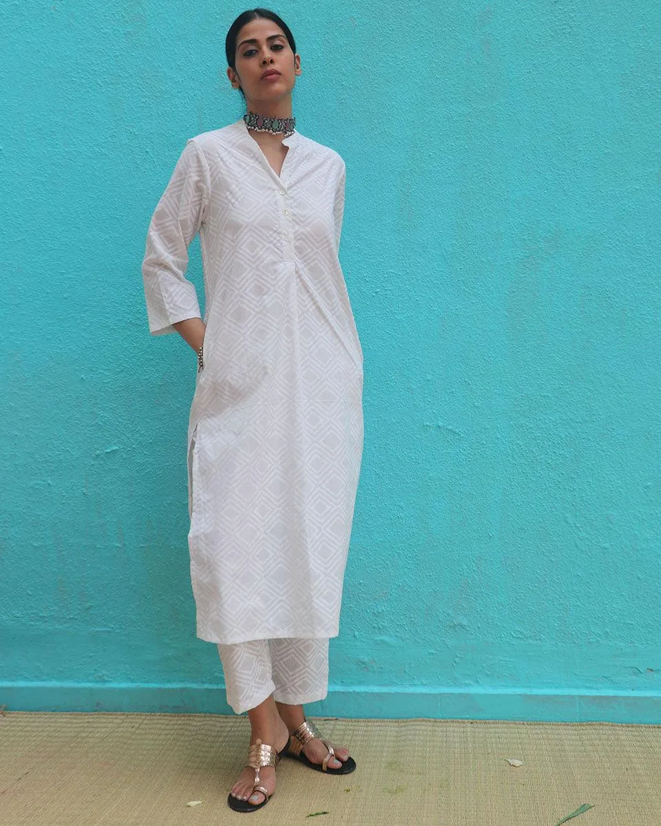 Avnoor Cotton Kurta Set - Safed