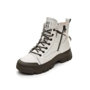 Boots for women in fashion made of real leather