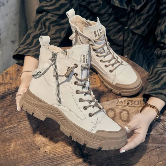 Boots for women in fashion made of real leather
