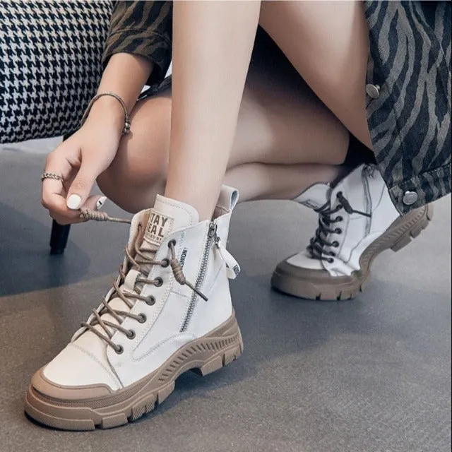 Boots for women in fashion made of real leather