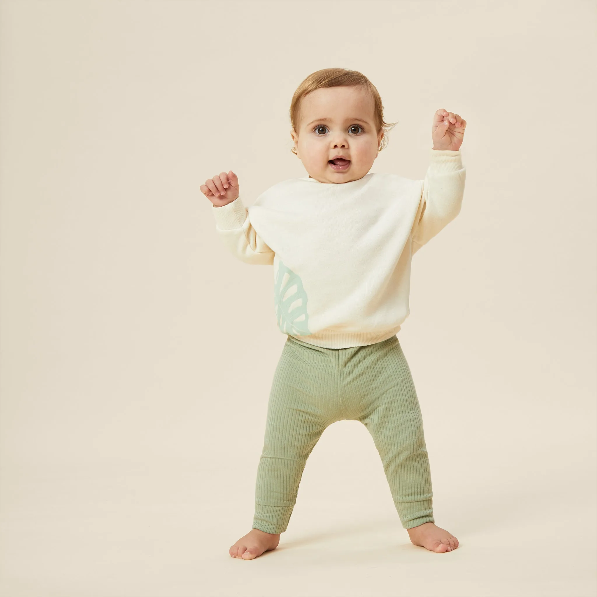 Botanical Oversized Sweatshirt & Ribbed Leggings Outfit