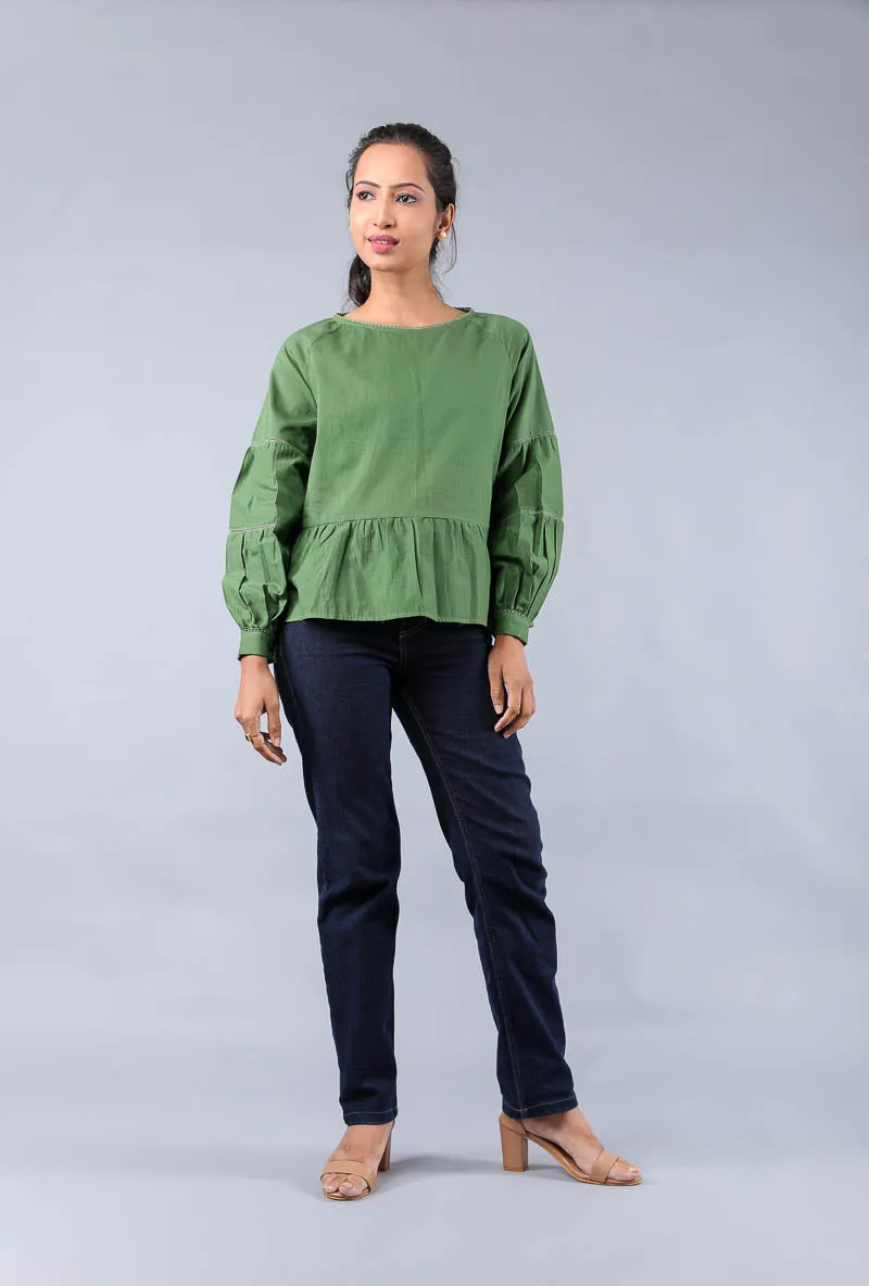 Boxy fit top with lace in Fern green cotton