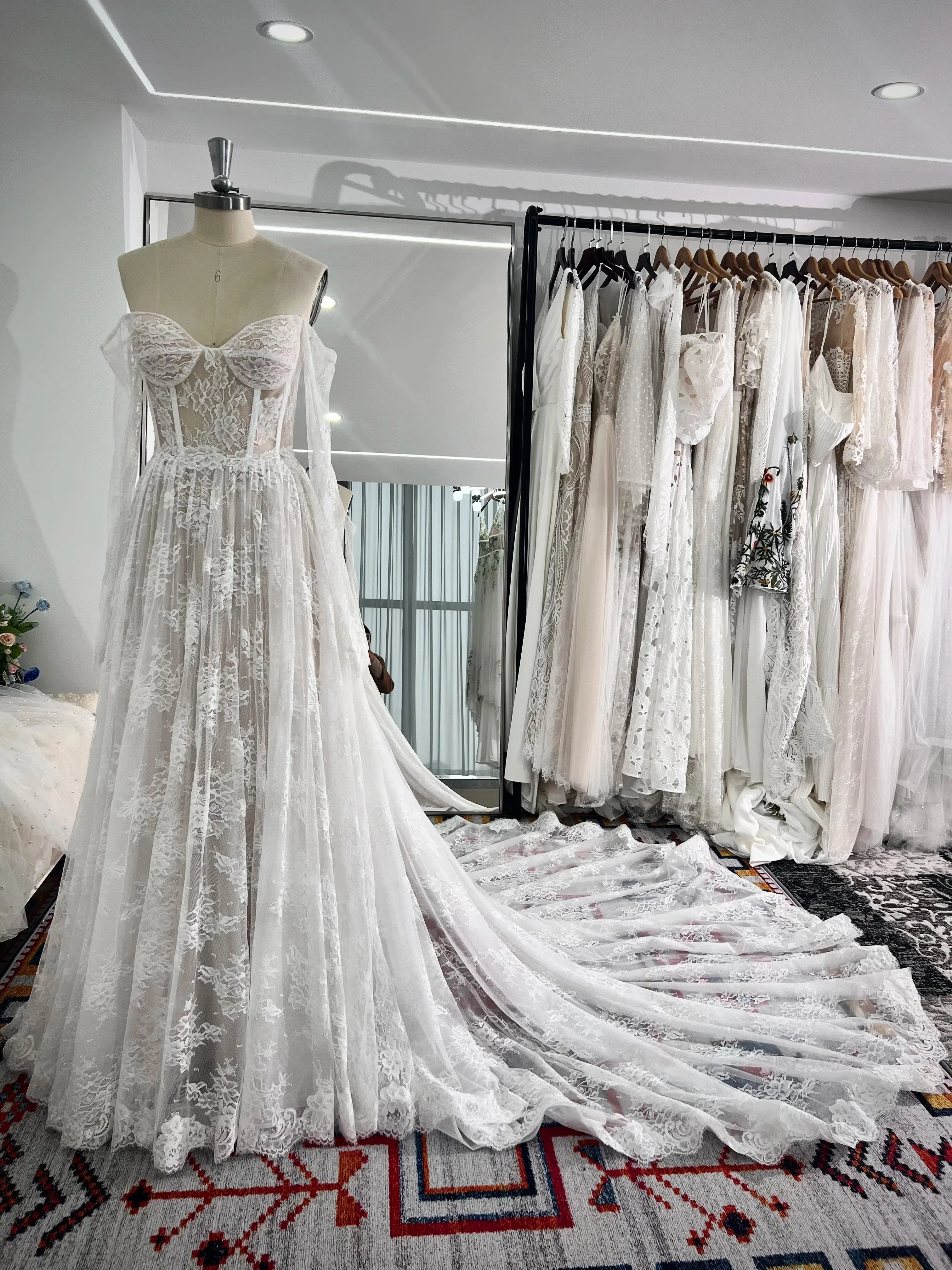Classic Lace Off The shoulder Long Sleeves Wedding Dresses A Line Bridal Gowns