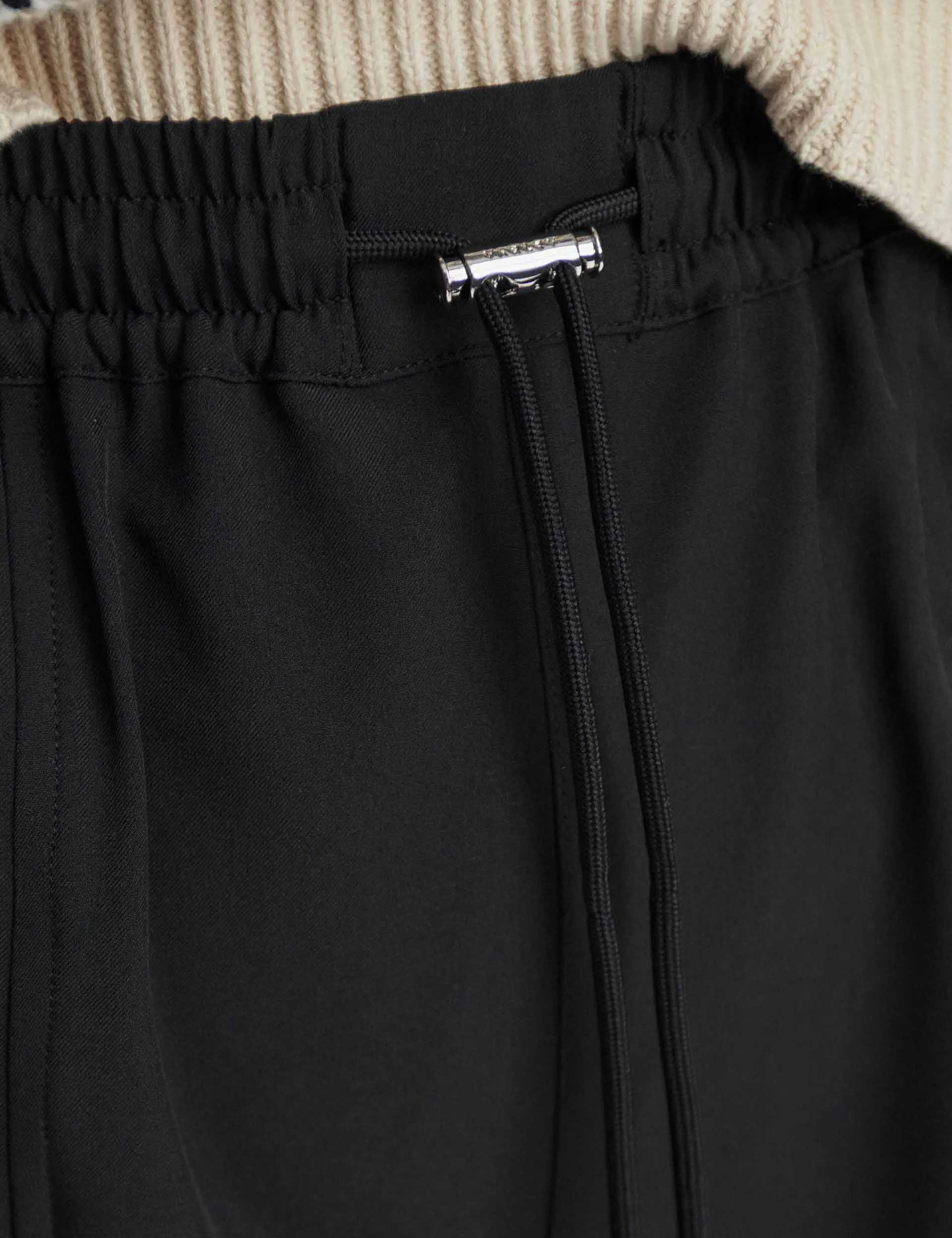 Esmond Short 3" - Black