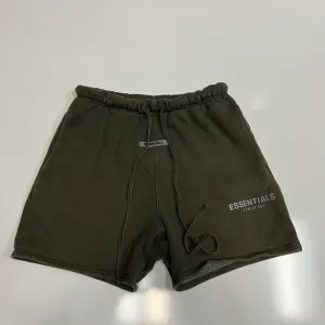Essential Shorts Size Small