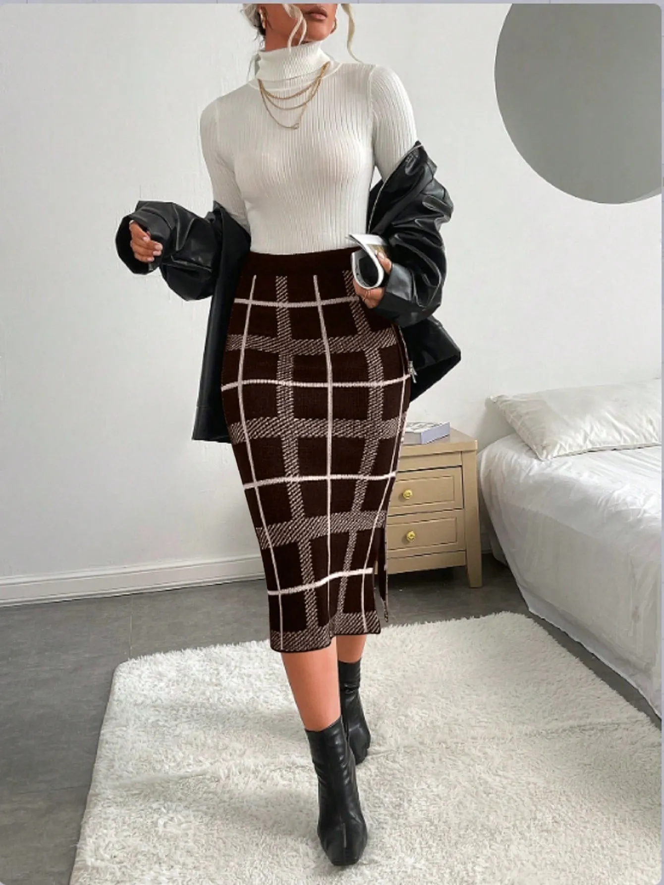 Essnce Plaid Pattern Split Hem Knit Skirt