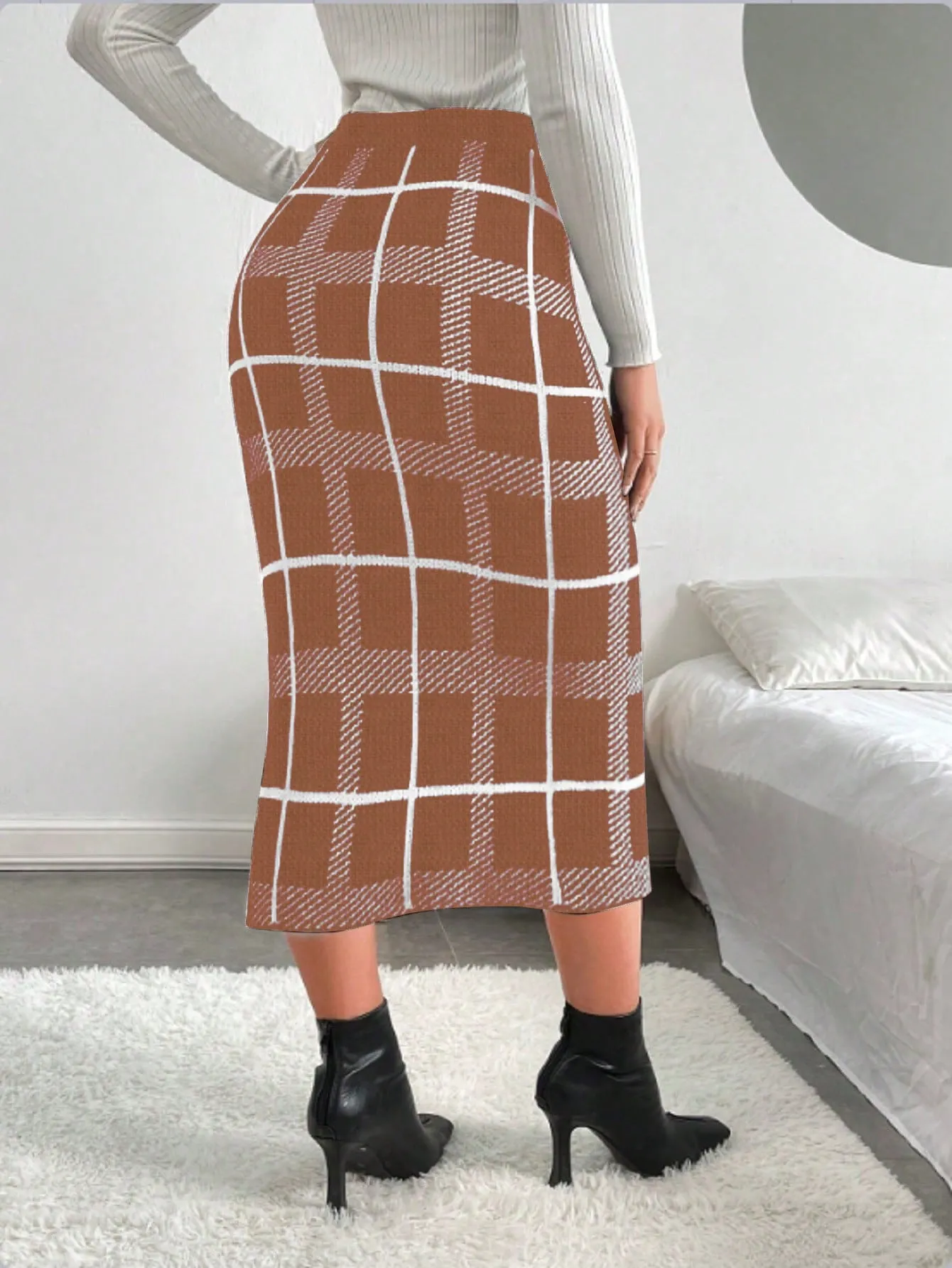 Essnce Plaid Pattern Split Hem Knit Skirt