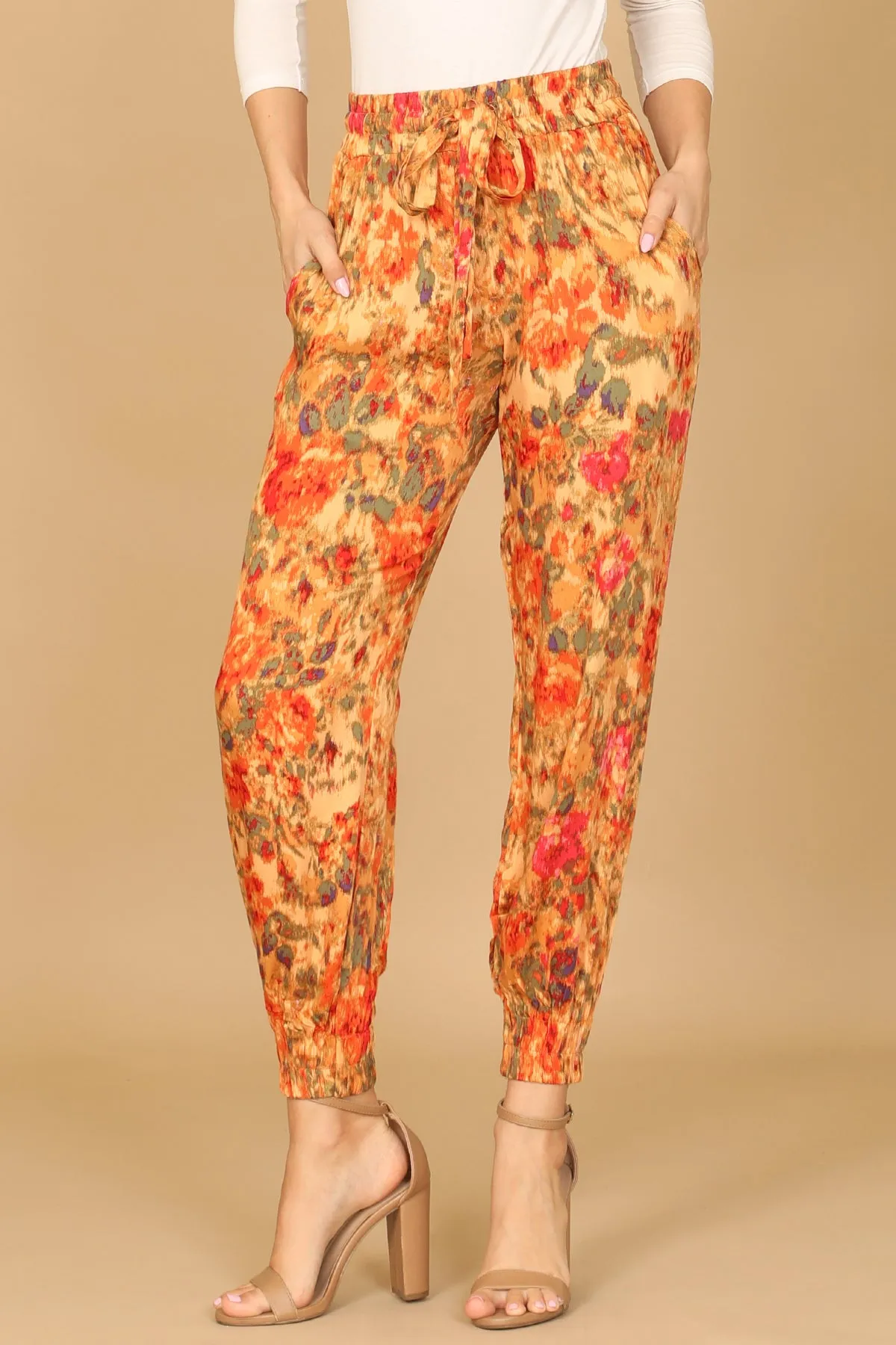 FLORAL GARTERIZED HEM PANTS