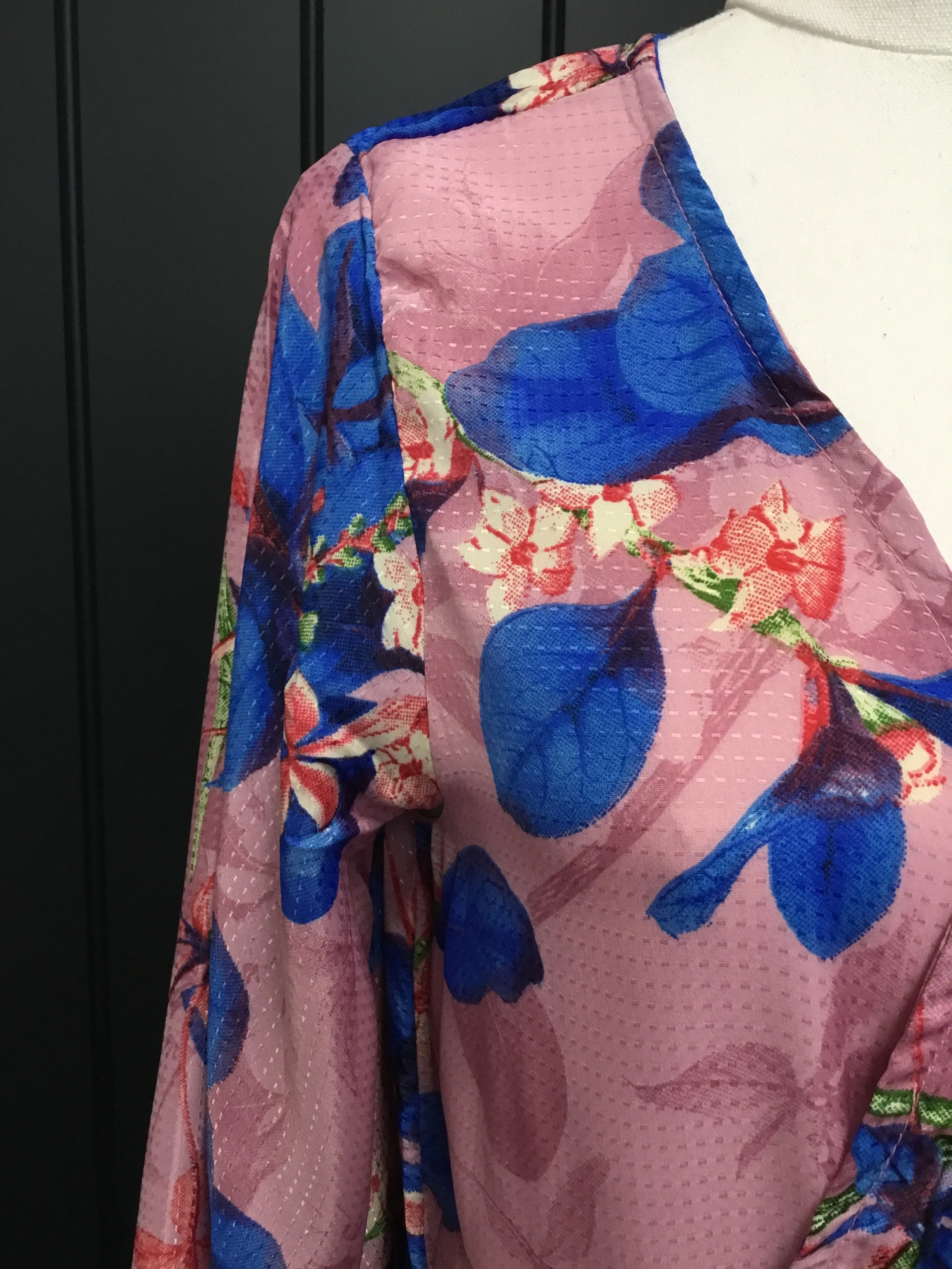 Kimono Wrap Bold Floral Mauve/Blue