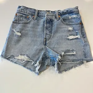 Levi Shorts Size 3/4
