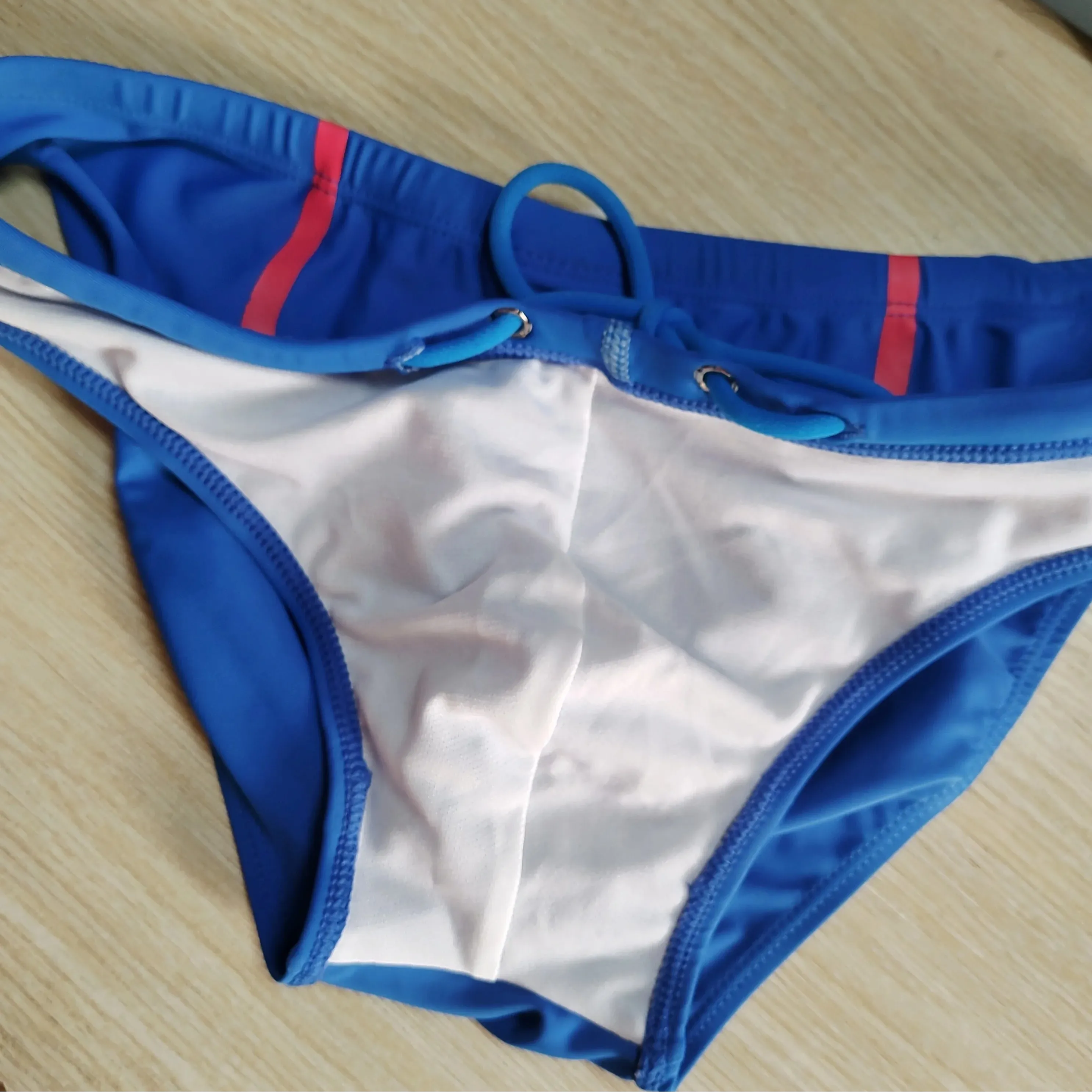 Men’s Bold Bulge Wave Swim Briefs