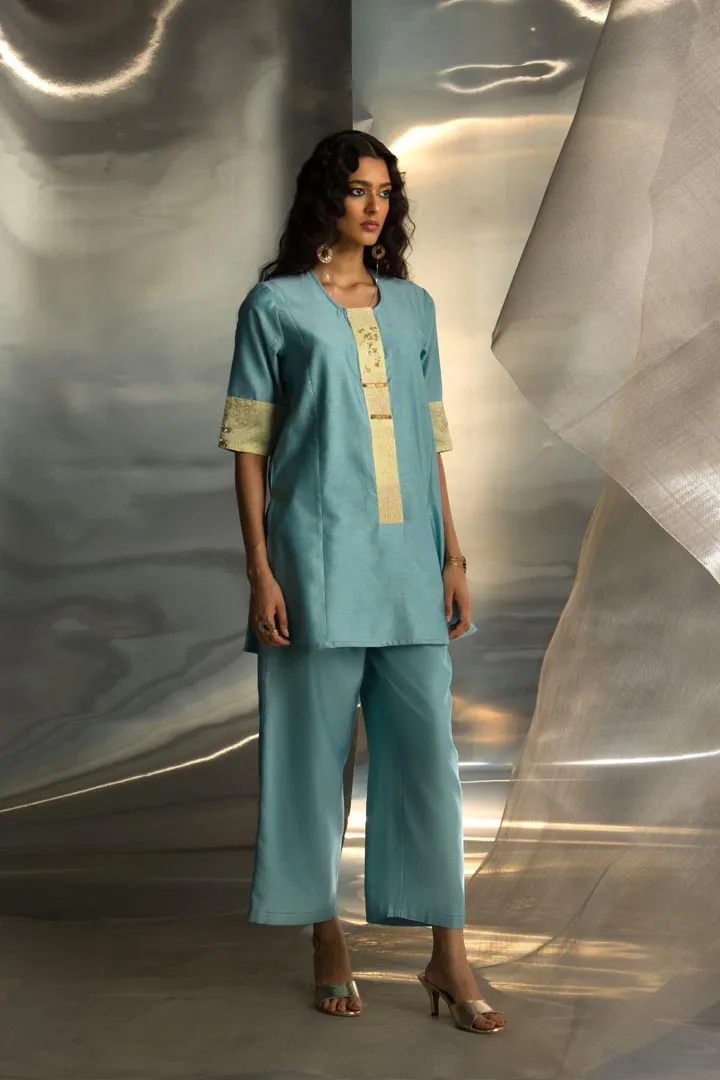 Mis'r Embroidered Short Kurta Co-ord Set