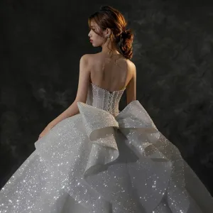 Neck Lace Up Back Super Shiny Ball Gown Wedding Dress With 150cm Chapel Train