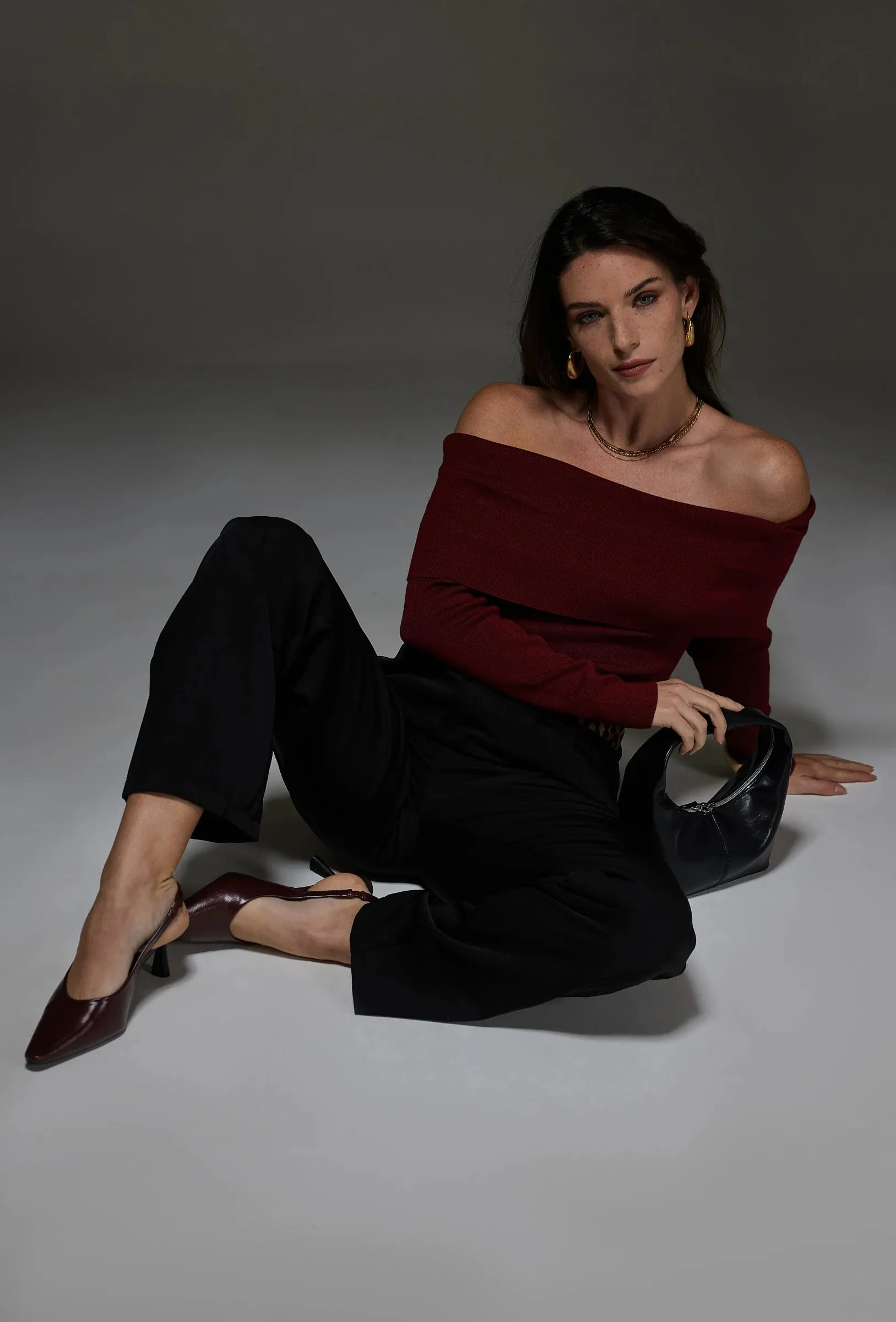 Off-Shoulder Sweater Burgundy