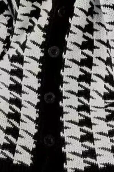 On Trend Classic Oversized Houndstooth Cardigan