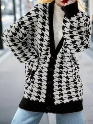 On Trend Classic Oversized Houndstooth Cardigan