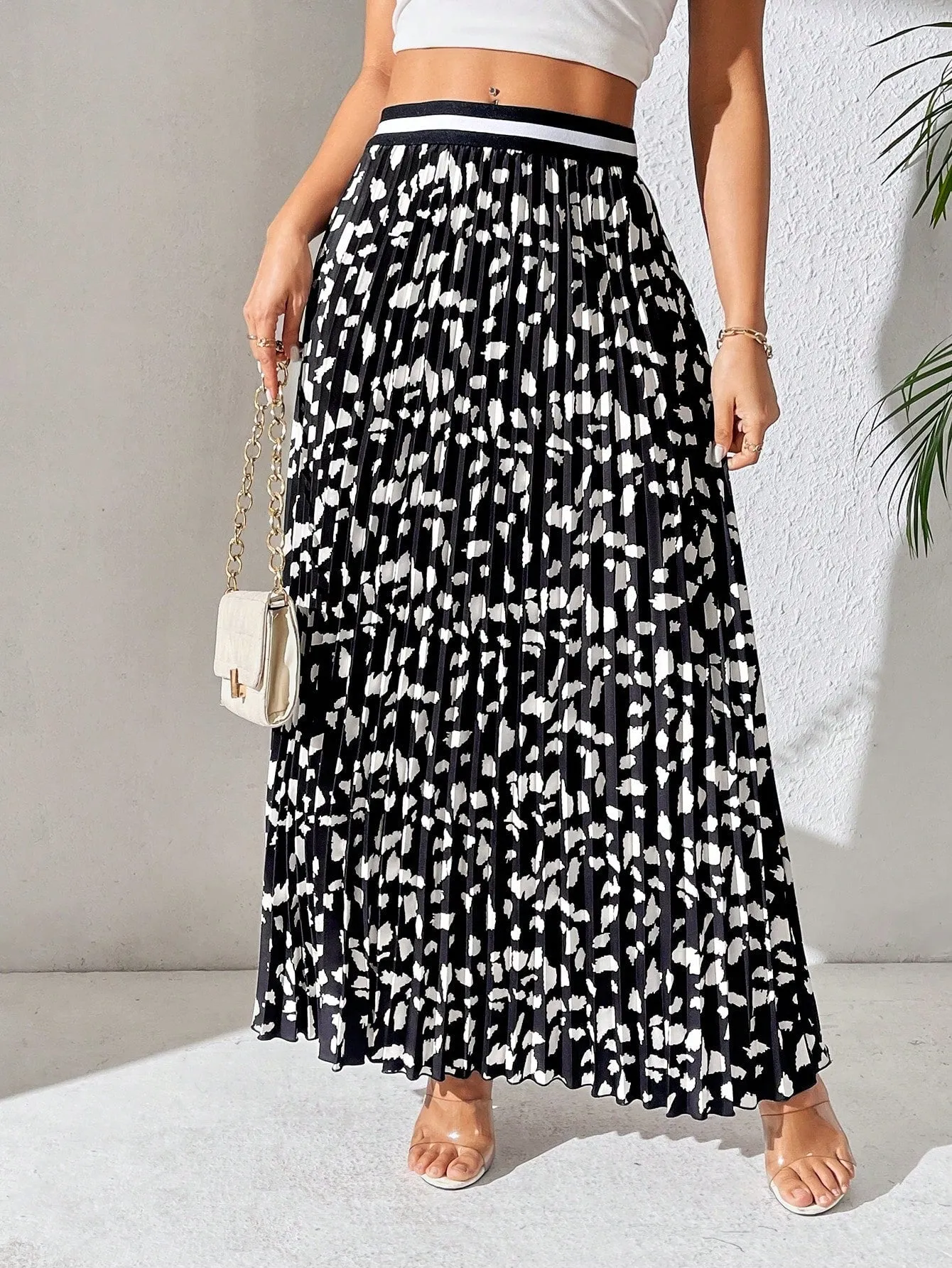 Privé Women's Printed Pleated Midi Skirt