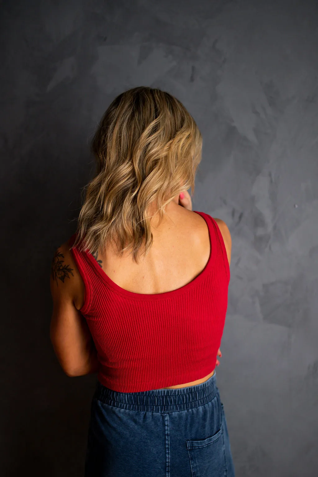 Red Ribbed Seamless Cropped Tank Top
