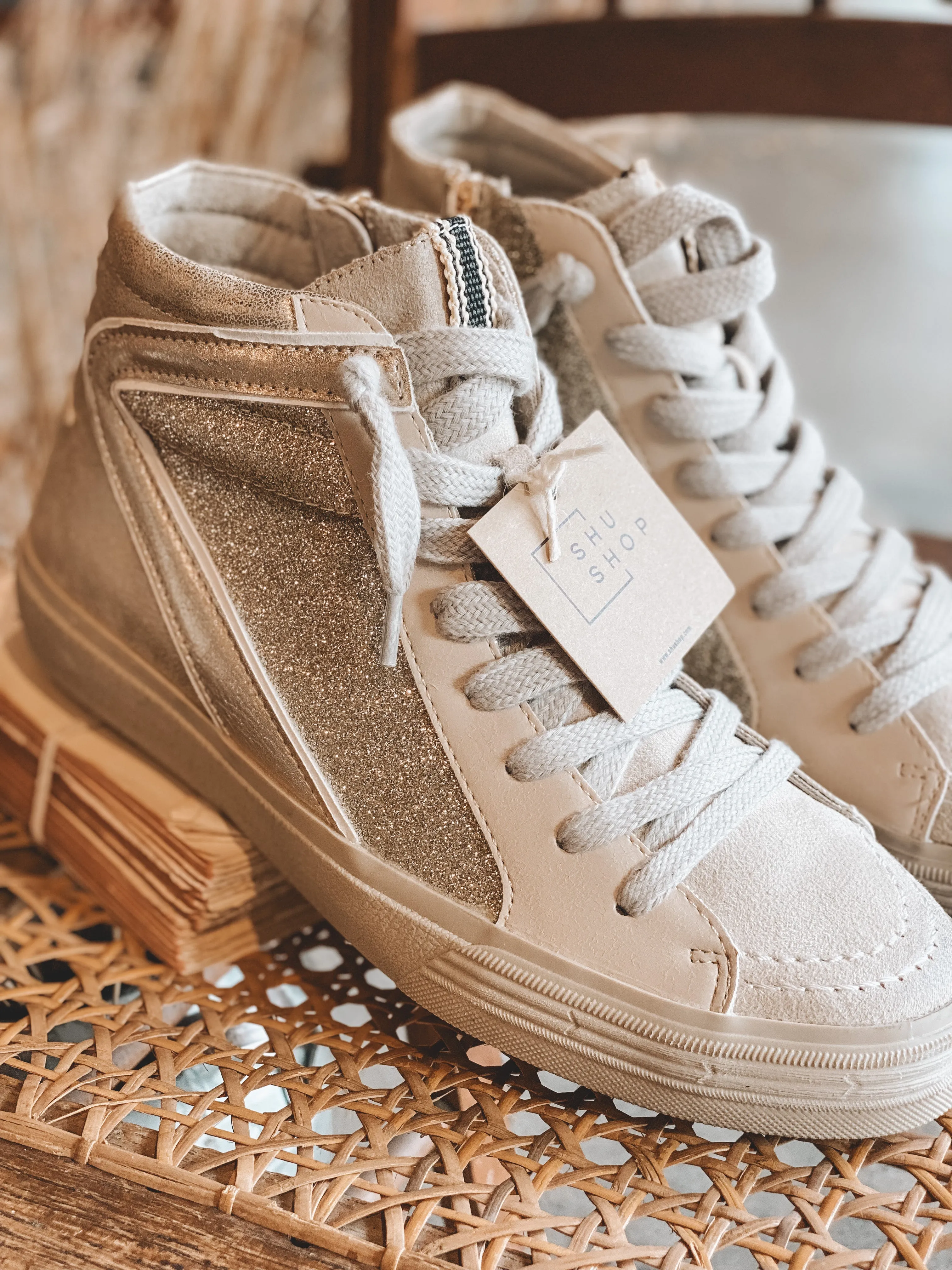 ROONEY - GOLD DISTRESSED