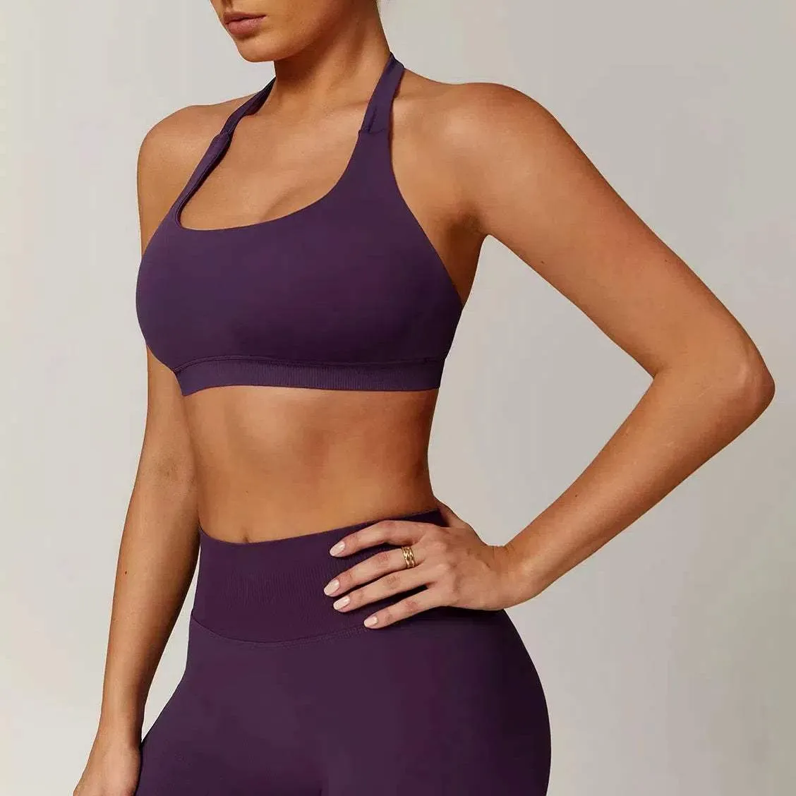Seamless Halter Sports Bra