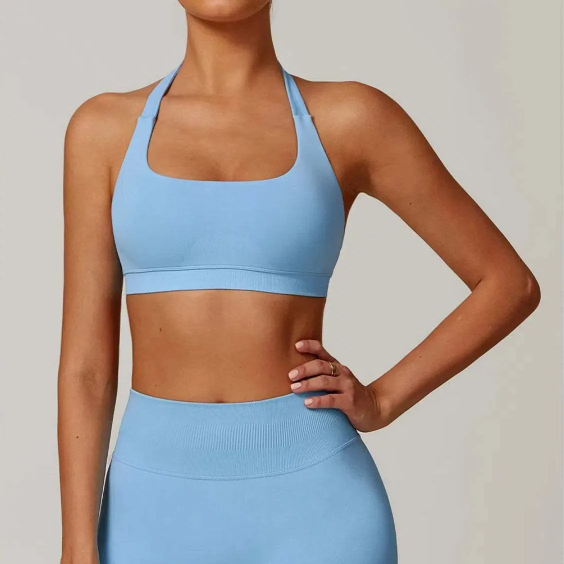Seamless Halter Sports Bra