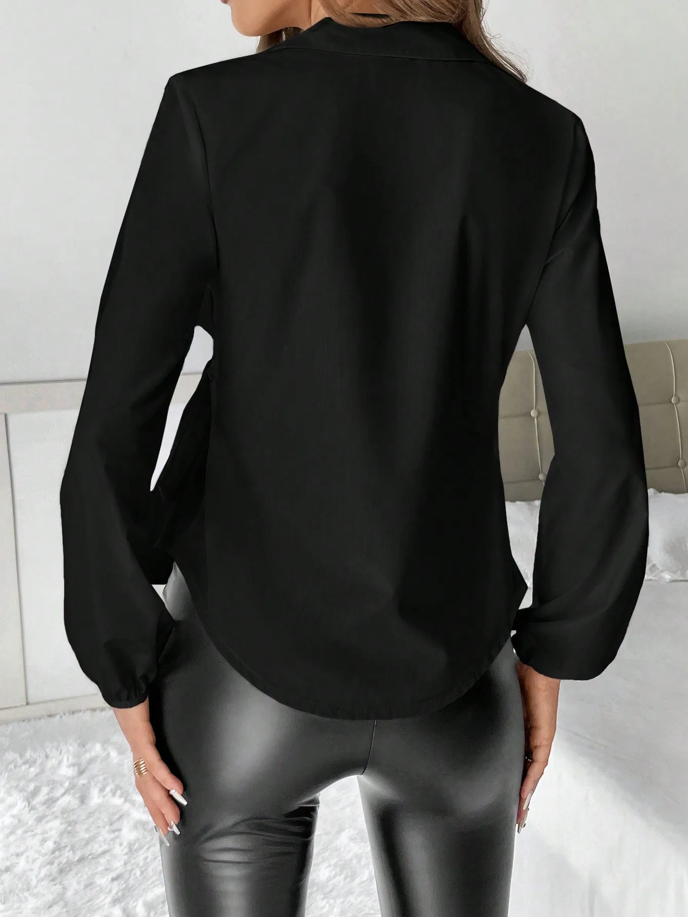 SHEIN Privé Solid Wrap Knot Side Blouse
