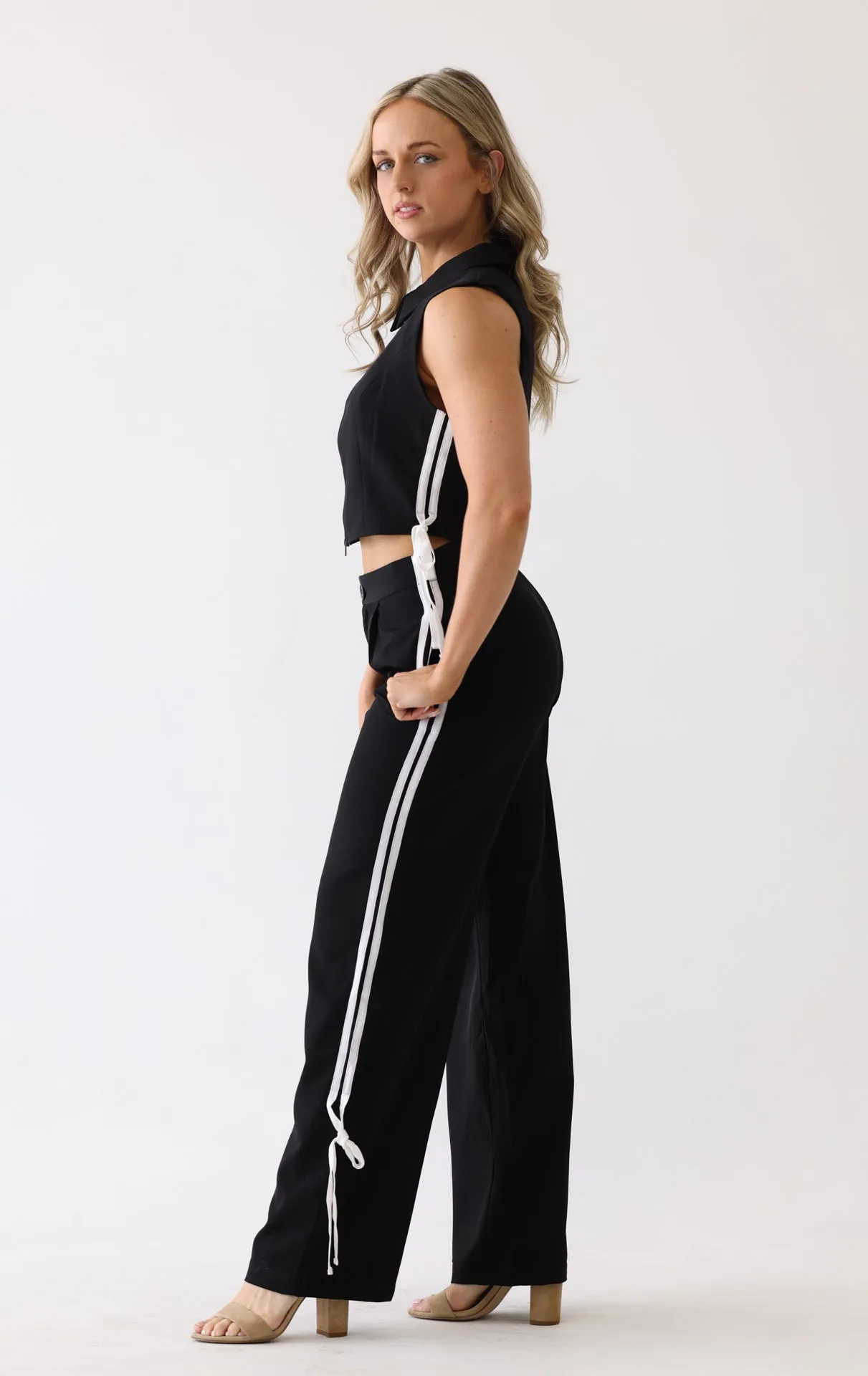 Side Contrast with Tie Loose Fit Woven Pants