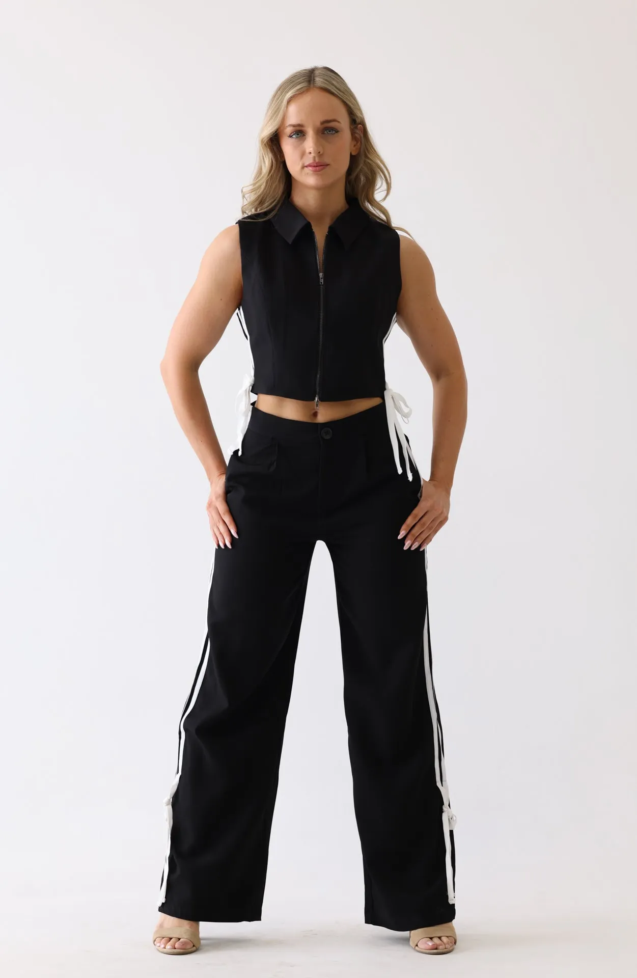 Side Contrast with Tie Loose Fit Woven Pants
