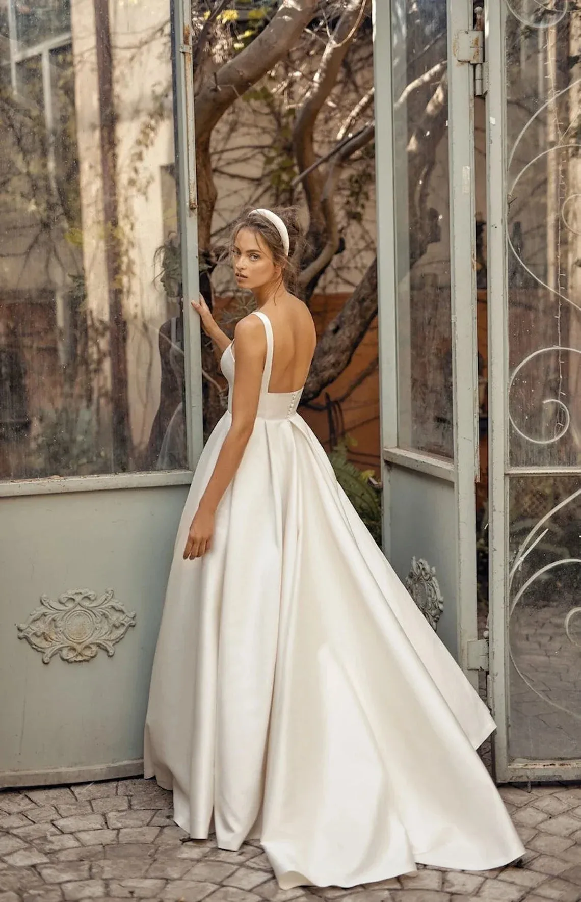 Simple Wedding Dresses With Pockets Long Satin Spaghetti Straps Sweep