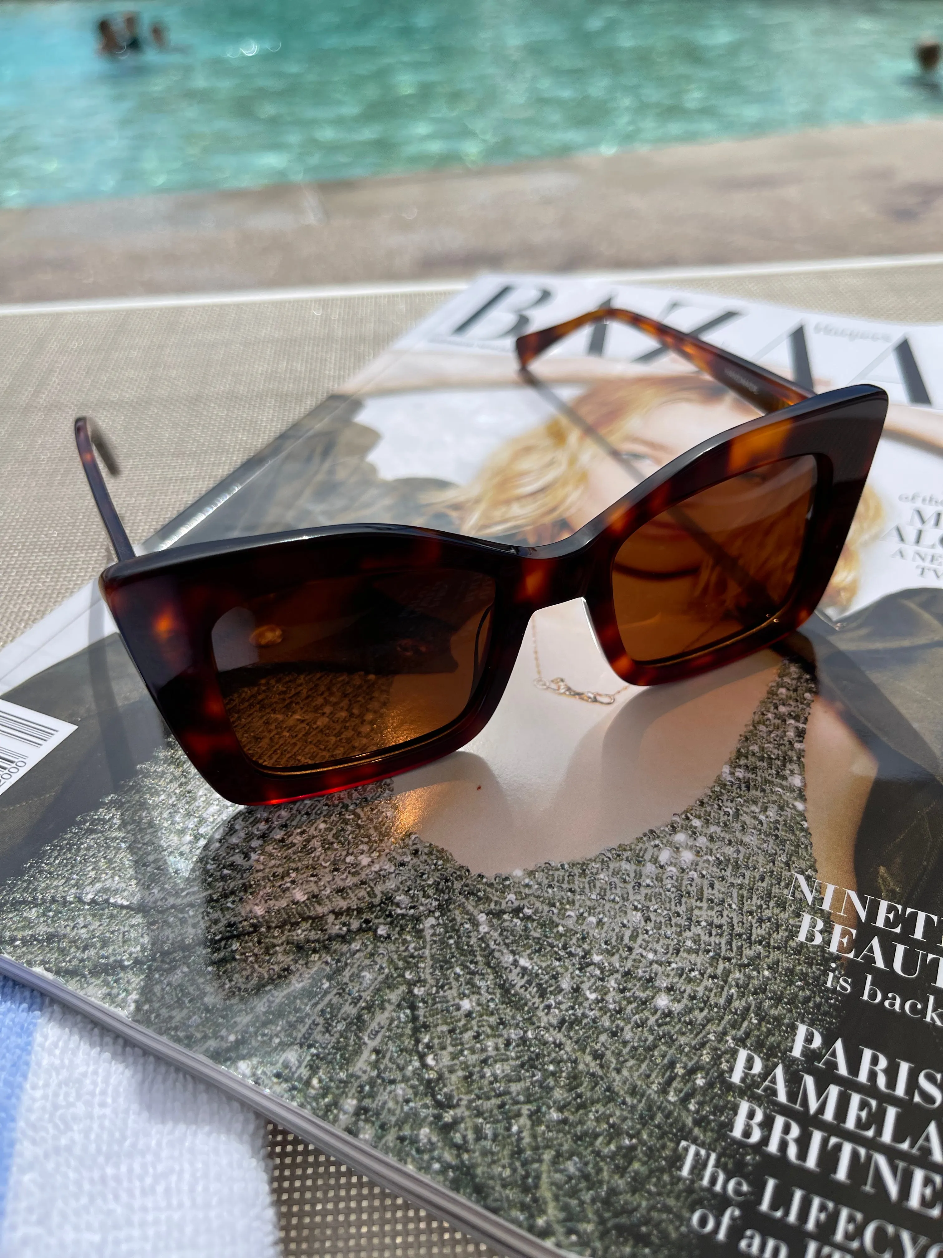 TIHANA Sunglasses BOLD BLACK
