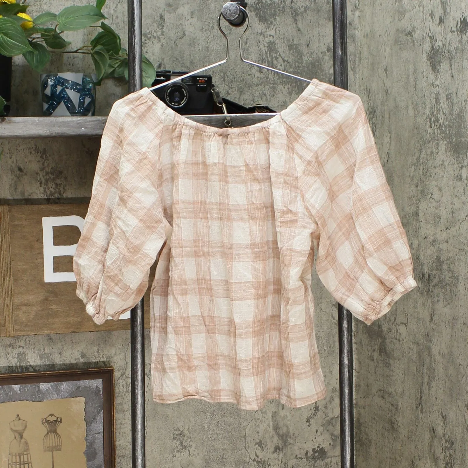 Universal Thread Women's Plaid Bubble 3/4 Sleeve Round Neck Top