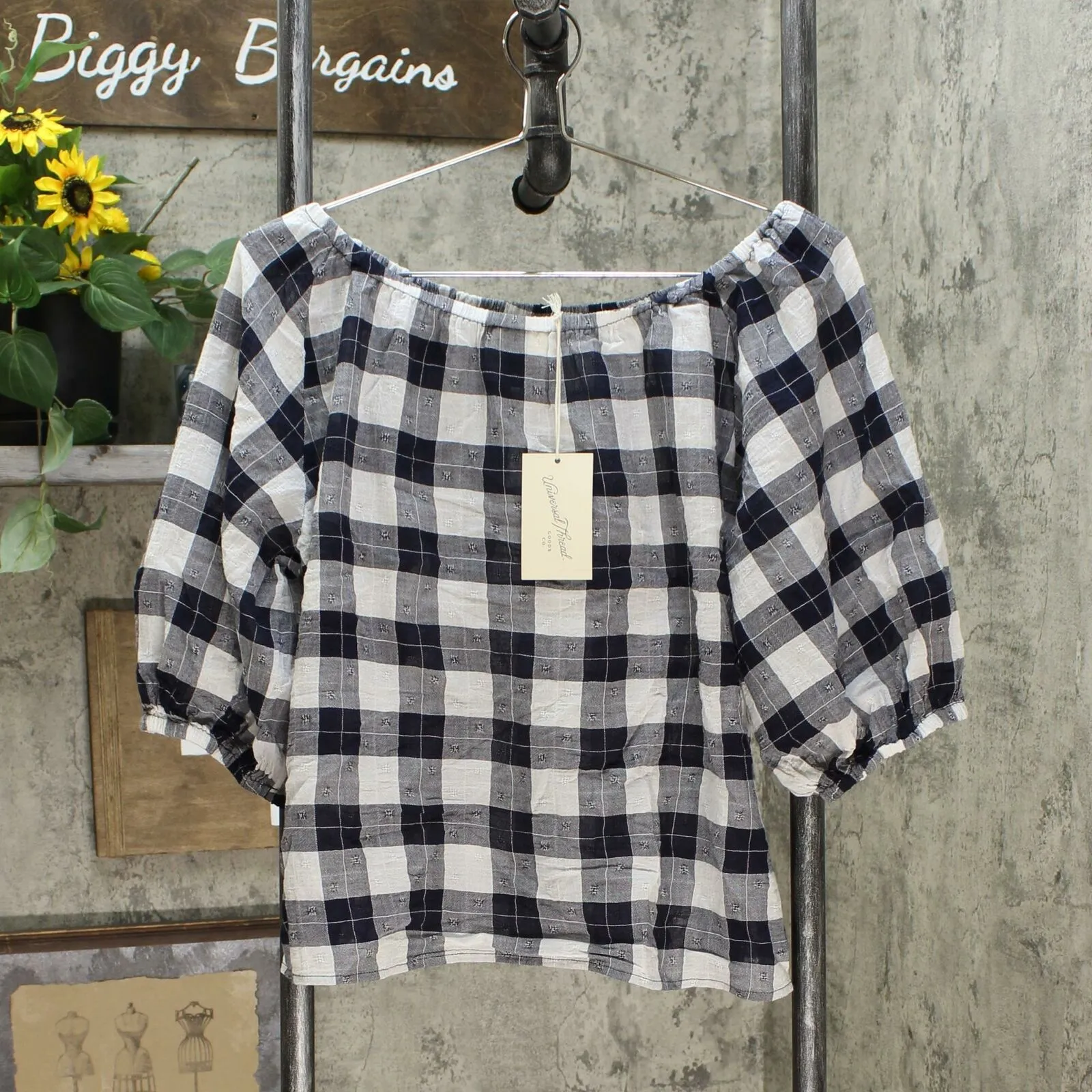 Universal Thread Women's Plaid Bubble 3/4 Sleeve Round Neck Top