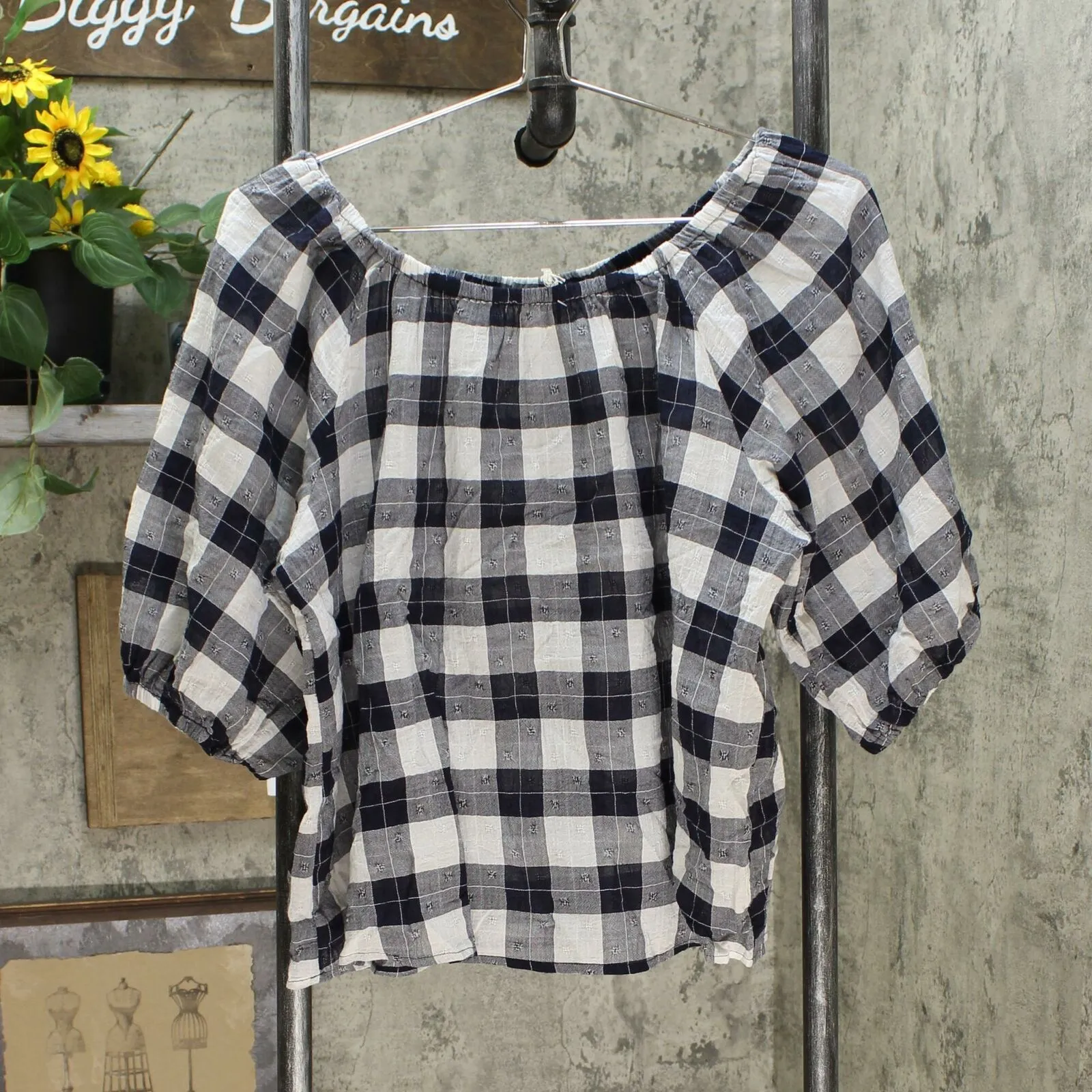 Universal Thread Women's Plaid Bubble 3/4 Sleeve Round Neck Top
