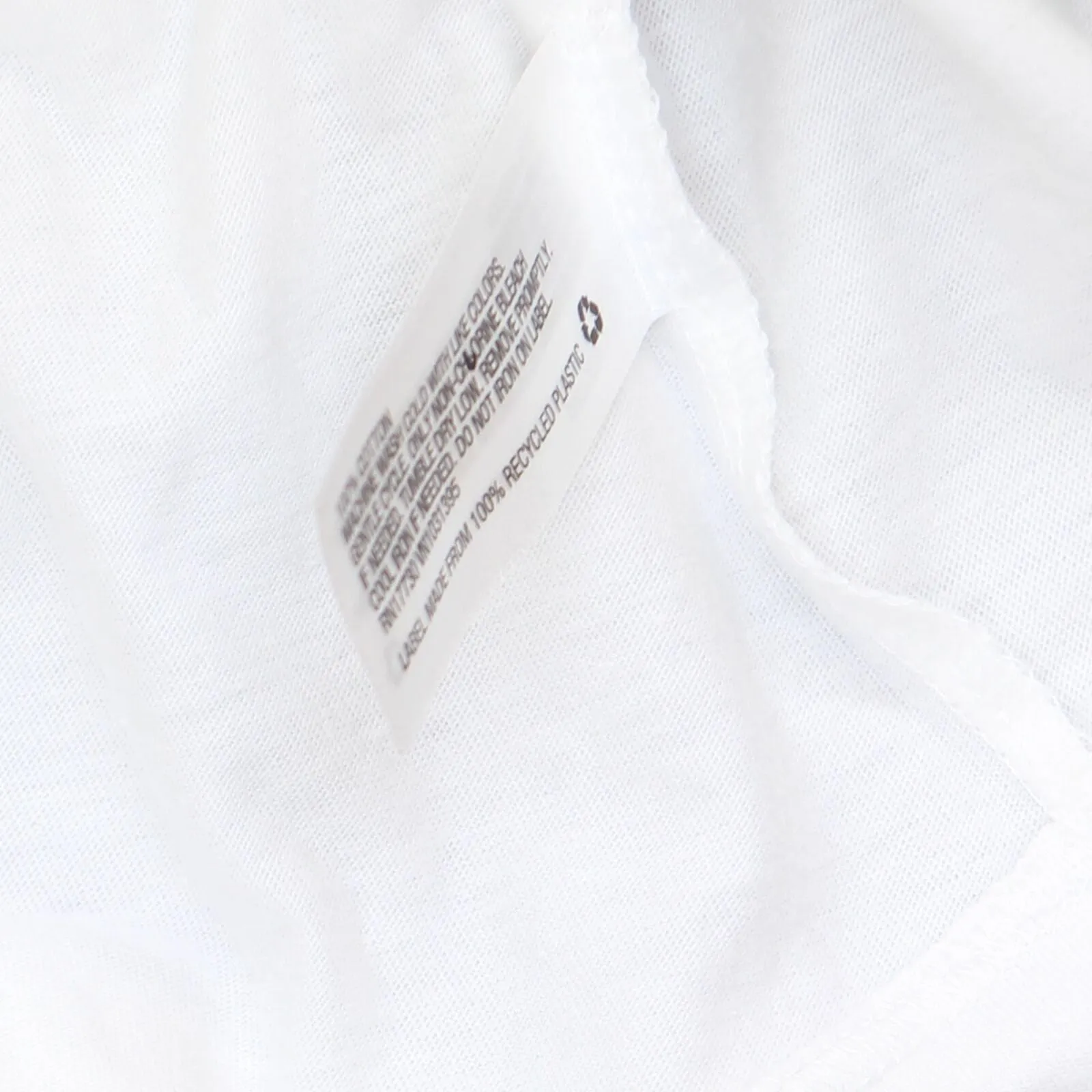 Universal Thread Women's Short Sleeve V-Neck T-Shirt 561668